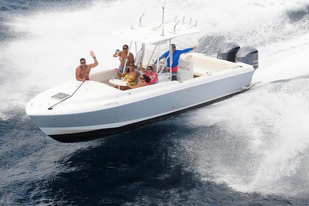 32’ center console boat